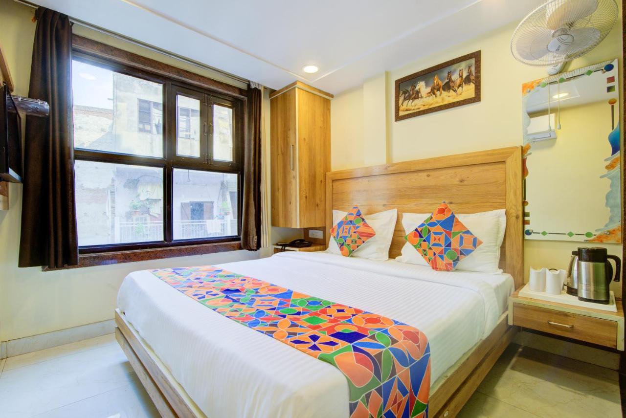 Hotel Kaushal Palace Нью-Дели Экстерьер фото